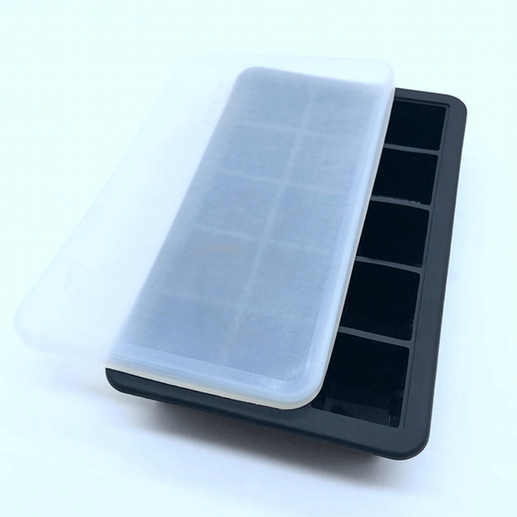 ICE CUBE TRAY WITH LID