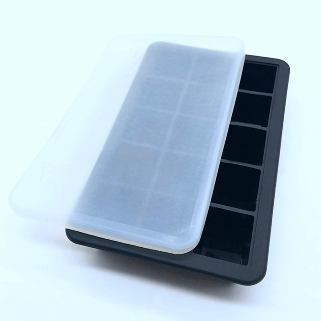 ice cube tray with lid