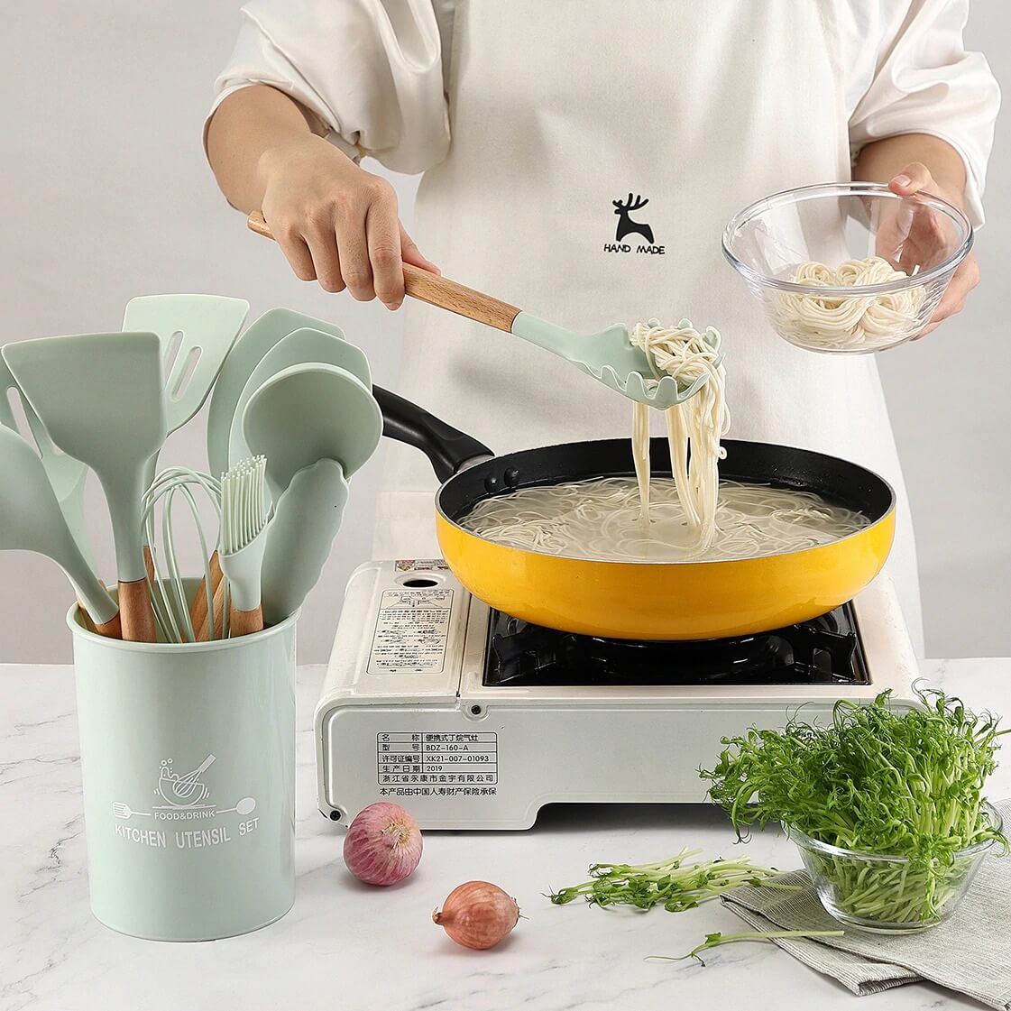 Flexible Pot Clips: Holds cooking utensils, eliminates mess