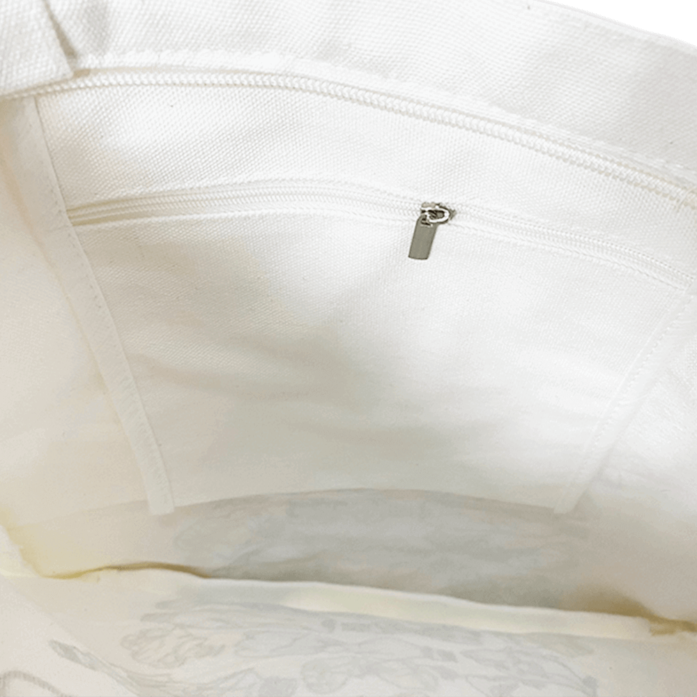 Describe canvas bag's inner pocket