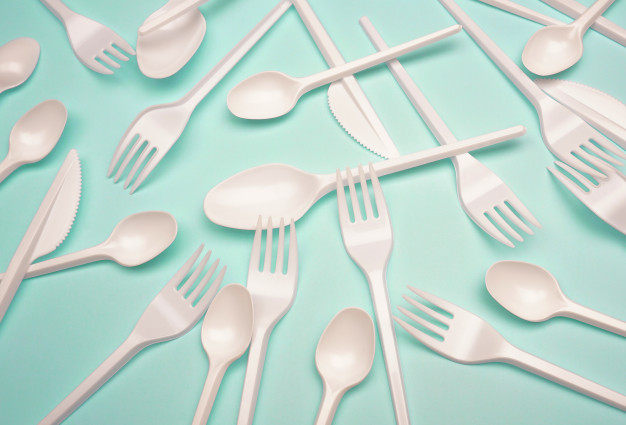 Environmental Impact of Plastic Cutlery and Some Affordable Solutions -  Conserve Energy Future